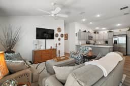 Draper Villa Getaway (Lake Denham) đś - Image 4