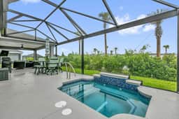 Sweny Eastport Spa Retreat | Heated Private Spa • Walk to Eastport • Golf Cart - Image 3