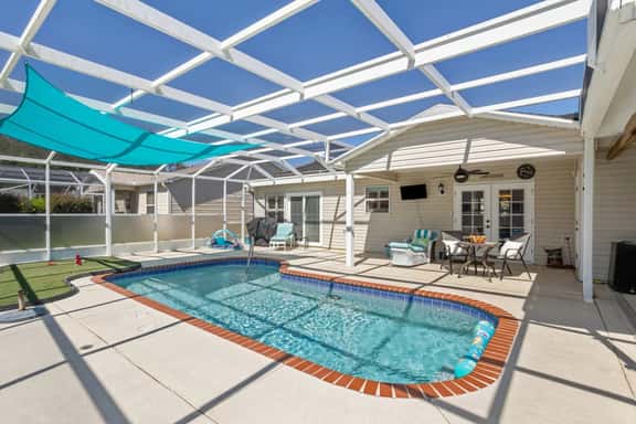 Fernbrook Pool Getaway - Image 1