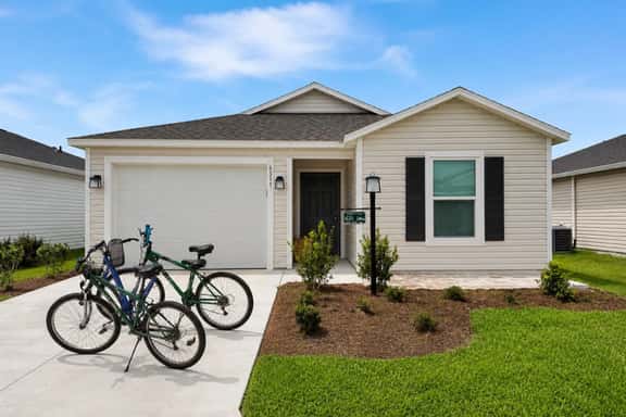 Salty Kisses Villa at The Villages (Edenfield) - Image 1