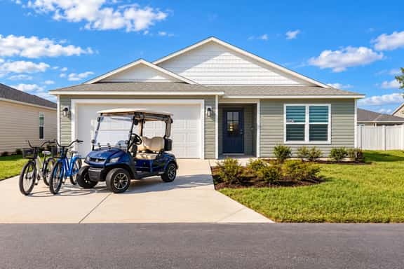 Kazimarz Cottage Retreat • Fully Fenced Yard • Golf Cart and Dog Friendly - Image 1