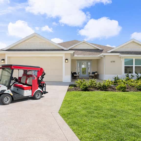 Tanzi’s Luxe Pondside Oasis at The Villages - Image 1