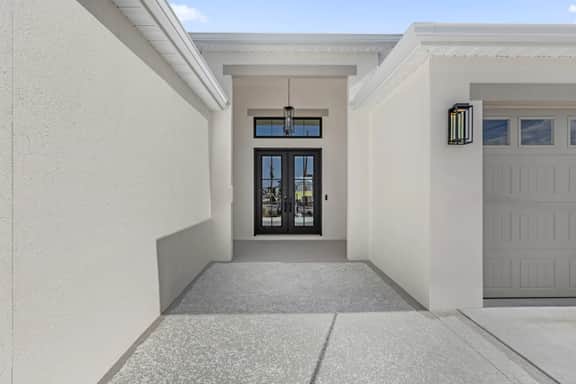 Edenfield Premier Oasis — Luxury Golf Views in the Heart of Eastport - Image 3