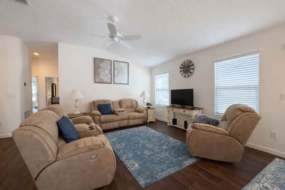 Grand Central Chase Villa at The Villages - Image 4