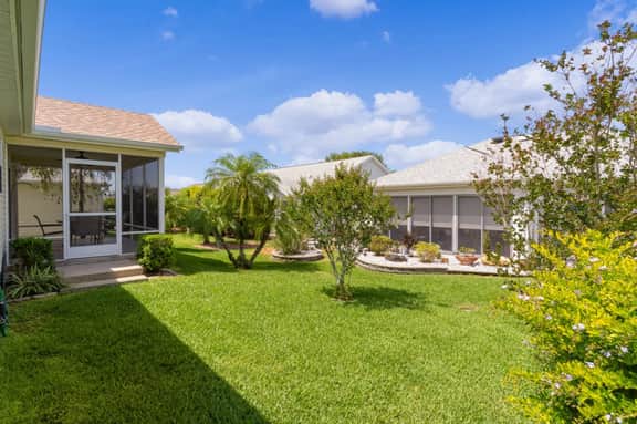 Lillywood Haven Retreat (Mulberry) - Image 4