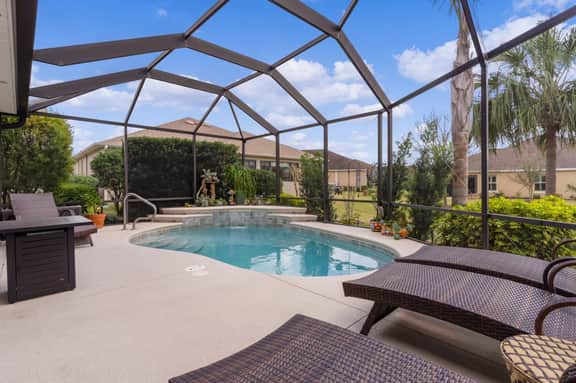 Glendale Poolside Retreat - Image 4