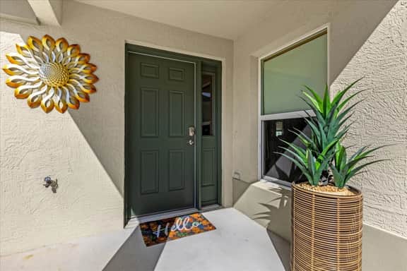 Sebastion Courtyard Villa (Charlotte) 🐶 - Image 2