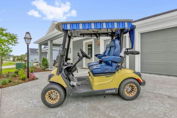 Sweny Eastport Spa Retreat | Heated Private Spa • Walk to Eastport • Golf Cart - Image 2